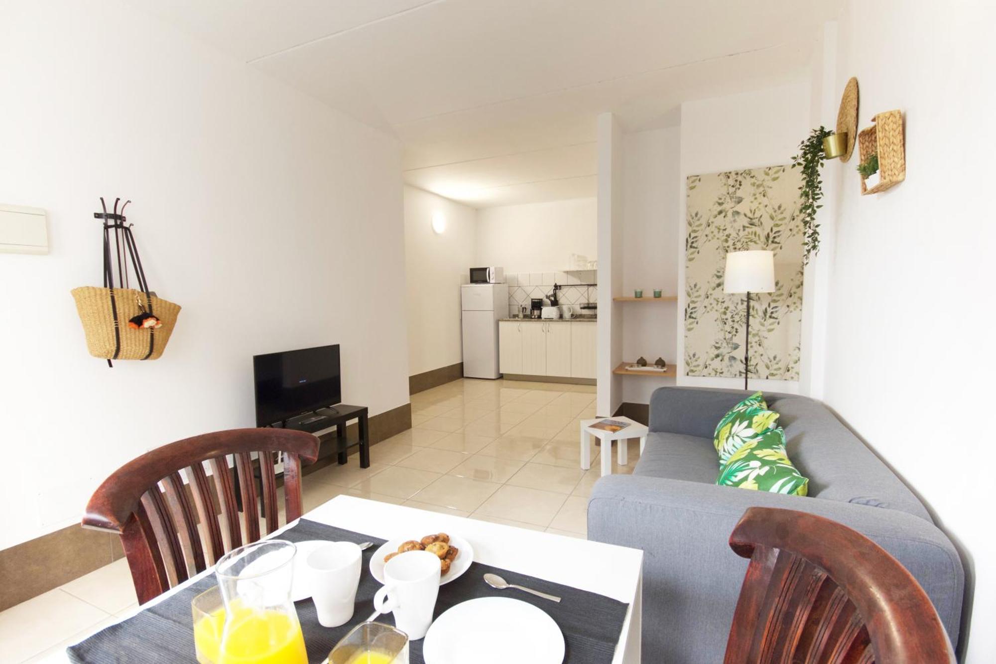 Apartamentos A 10 Minutos Del Aeropuerto Carrizal Chambre photo